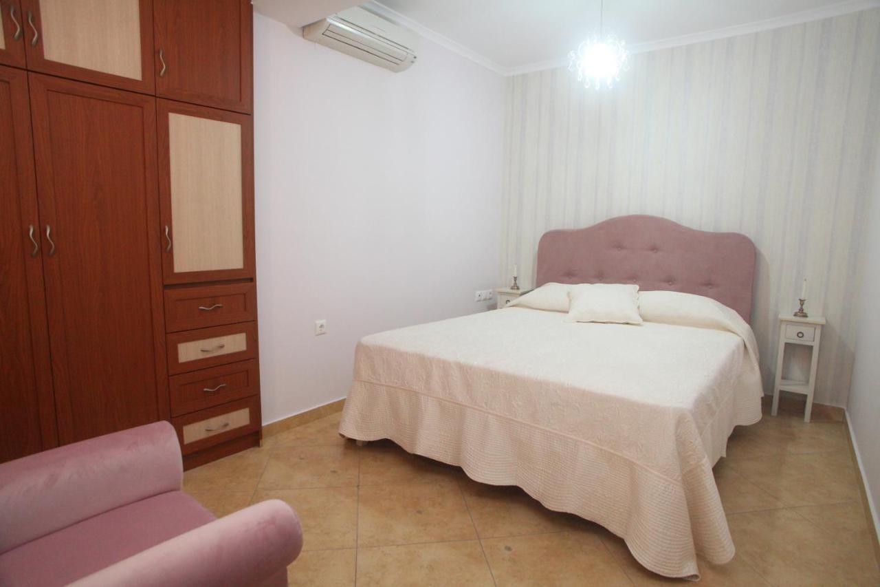 Pirofani Villa Apartments Apolpaina Exterior photo